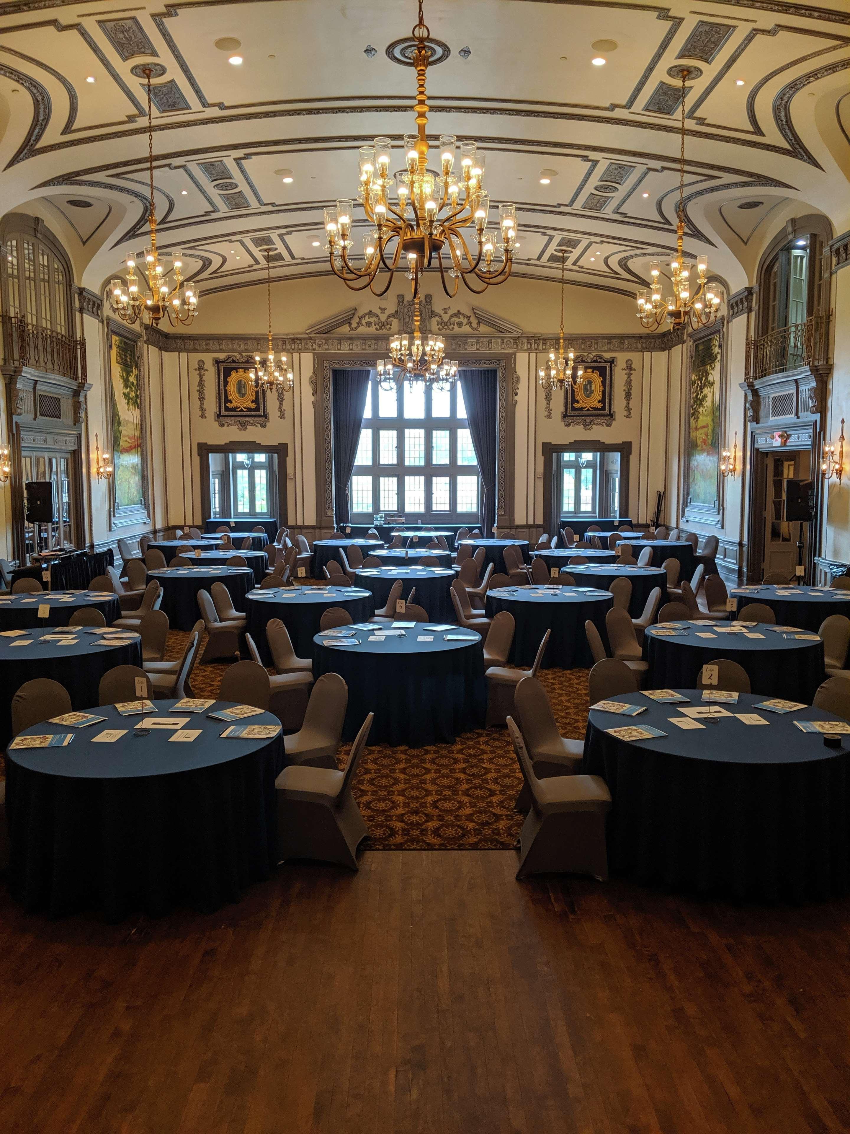 The Tudor Arms Hotel Cleveland - A Doubletree By Hilton Zewnętrze zdjęcie