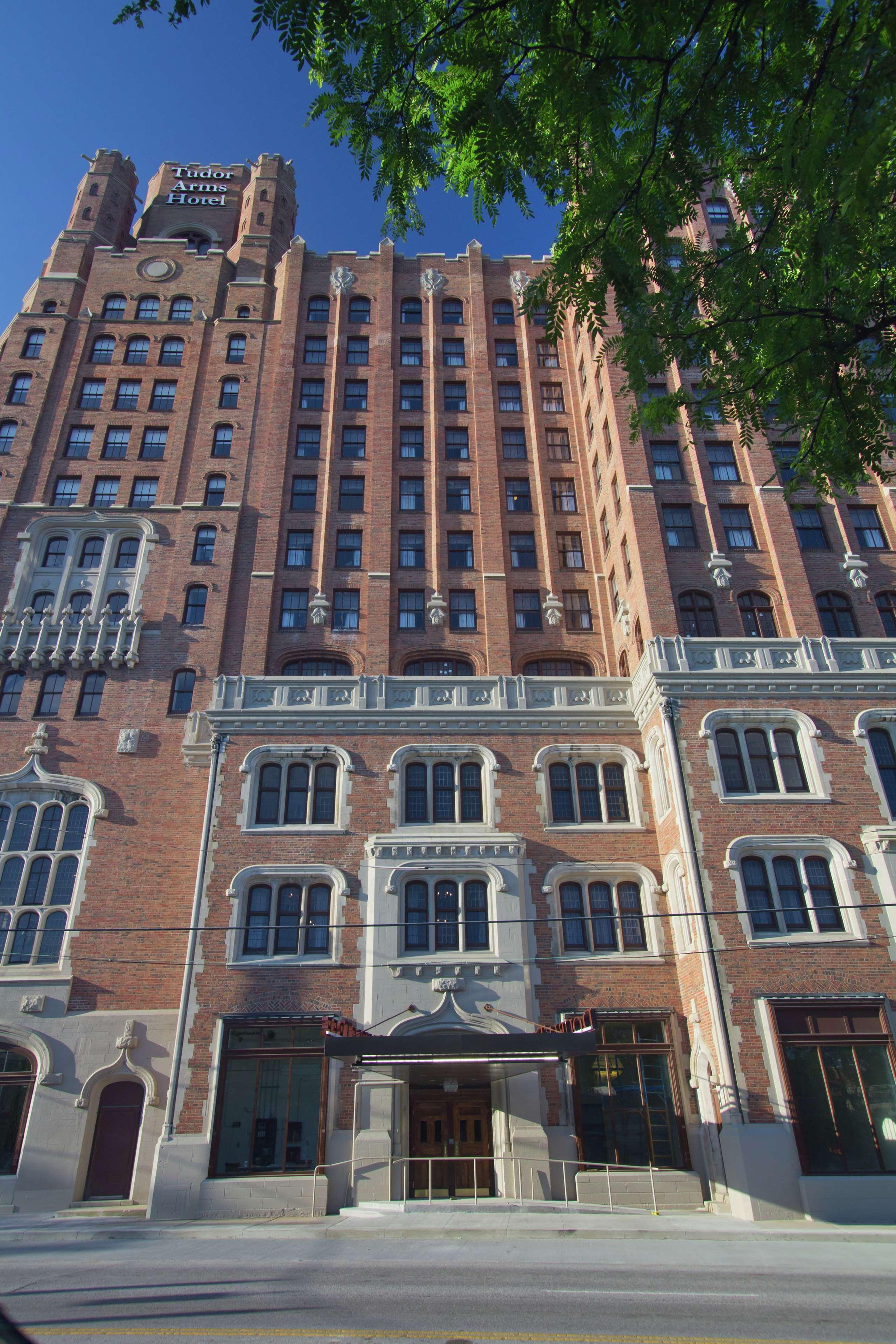 The Tudor Arms Hotel Cleveland - A Doubletree By Hilton Zewnętrze zdjęcie