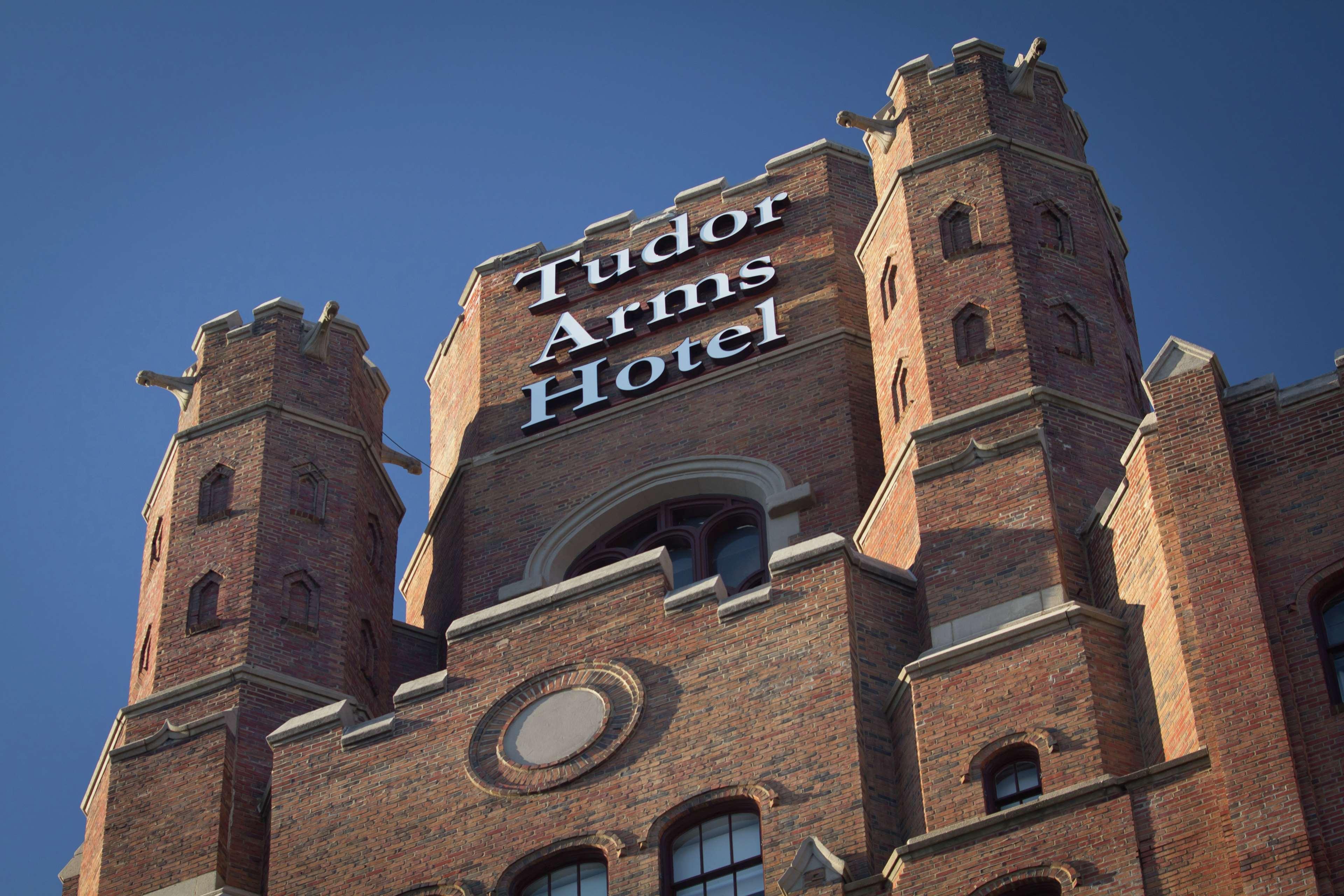 The Tudor Arms Hotel Cleveland - A Doubletree By Hilton Zewnętrze zdjęcie
