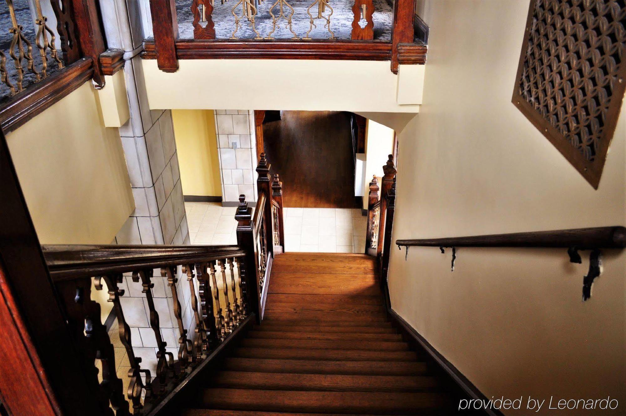 The Tudor Arms Hotel Cleveland - A Doubletree By Hilton Zewnętrze zdjęcie