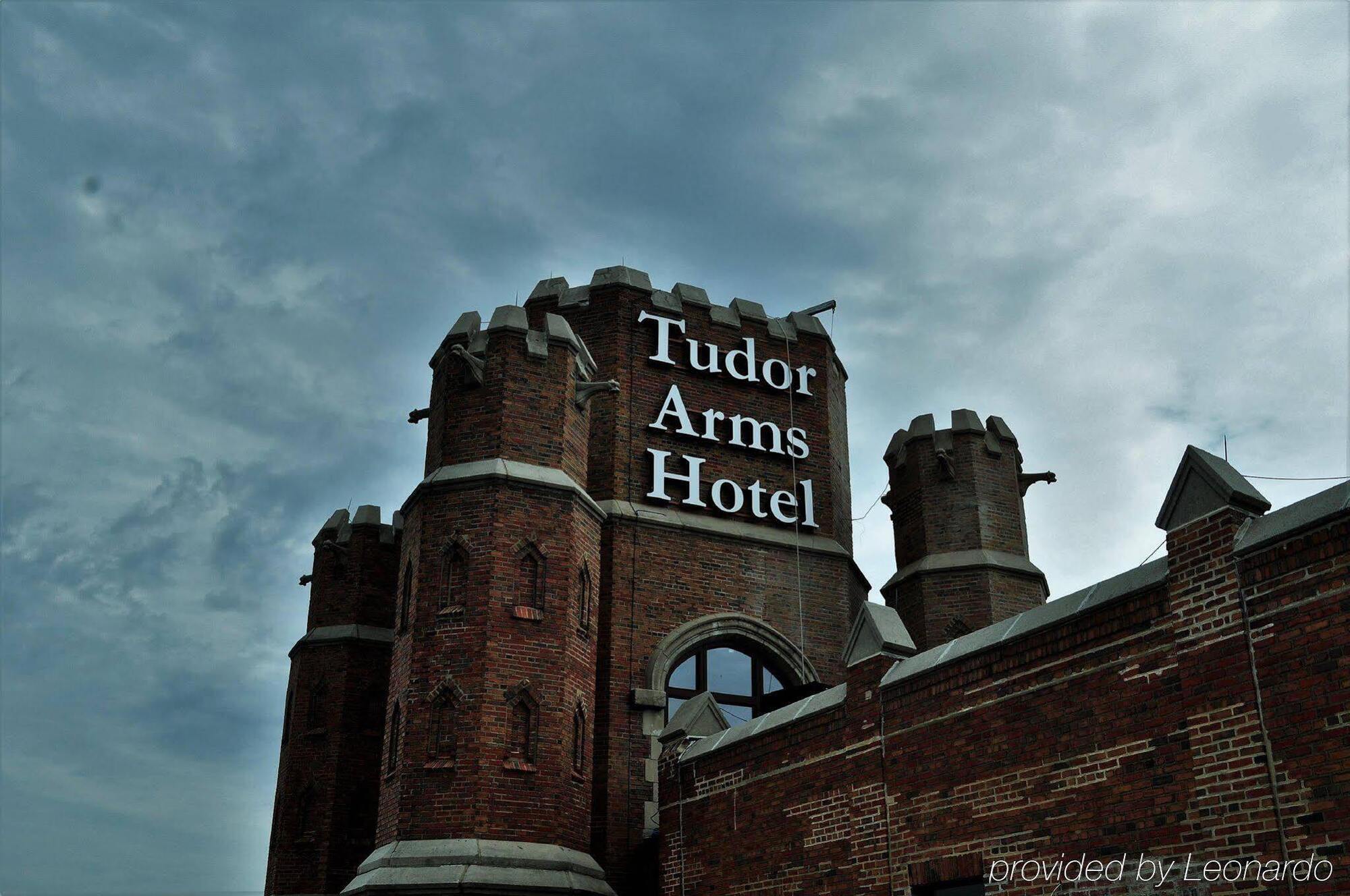 The Tudor Arms Hotel Cleveland - A Doubletree By Hilton Zewnętrze zdjęcie